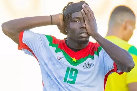 من الظلام إلى الأضواء.. ميونونجو يتحدى الصعاب ويسطع في كأس أمم أفريقيا